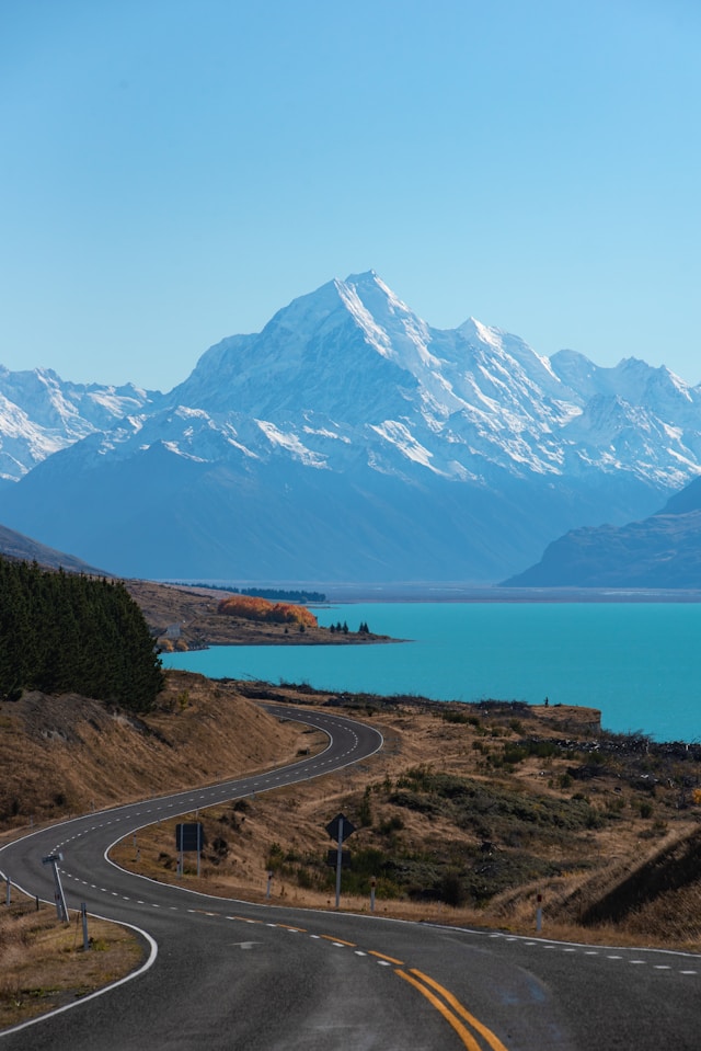 Plan your seven-day journey through New Zealand's unique landscapes and attractions